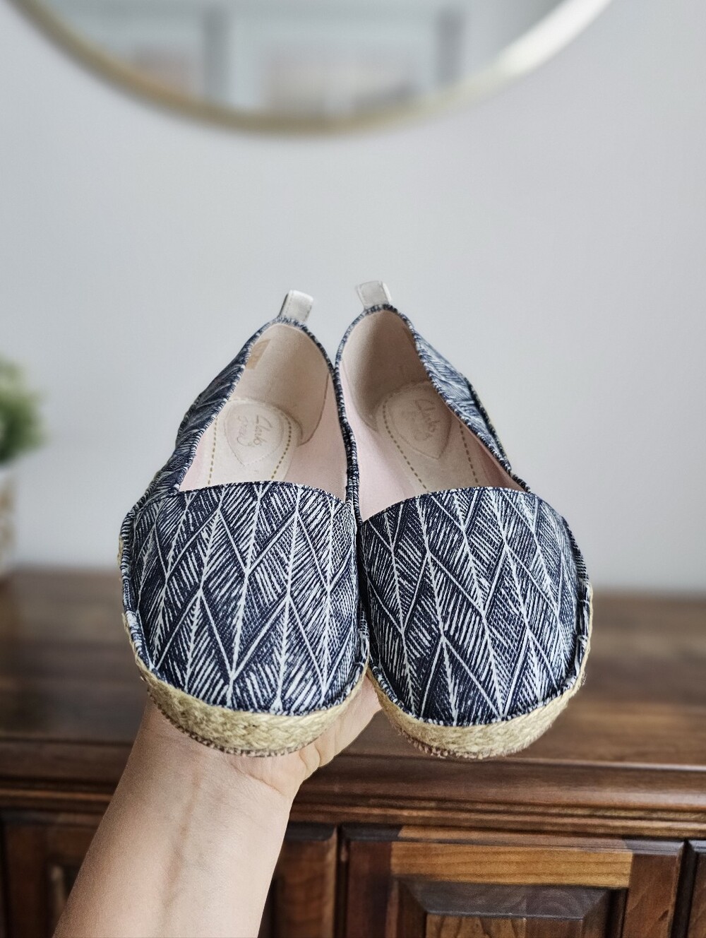 Clarks Clovelly Sun Espadrille Flats Women's 6.5M Blue White Chevron Print - Picture 3 of 10